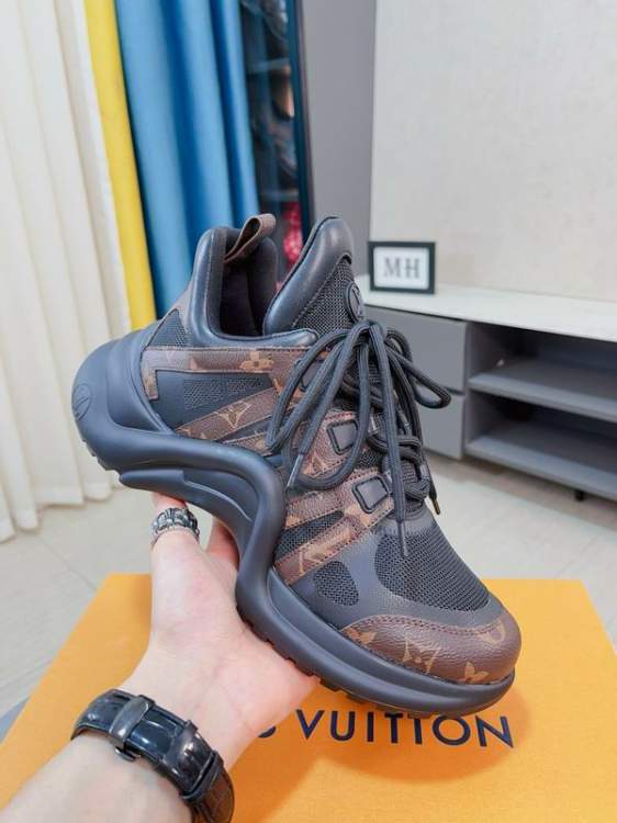 Picture of Louis Vuitton Shoes _SKULVsz35-44517806.5cmmnf0604